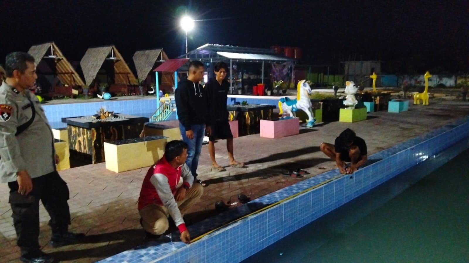 Seorang Anak Tewas Diduga Tenggelam di Kolam Renang di Tebas