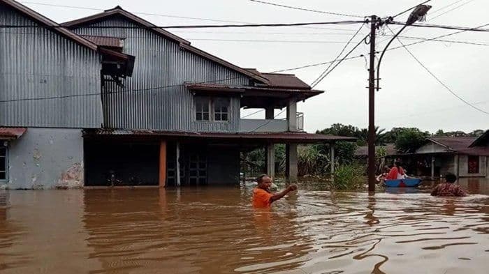 Kelangkaan LPG 3 Kg di Sambas: Warga Terpaksa Cari Hingga Luar Kecamatan dengan Harga Tinggi