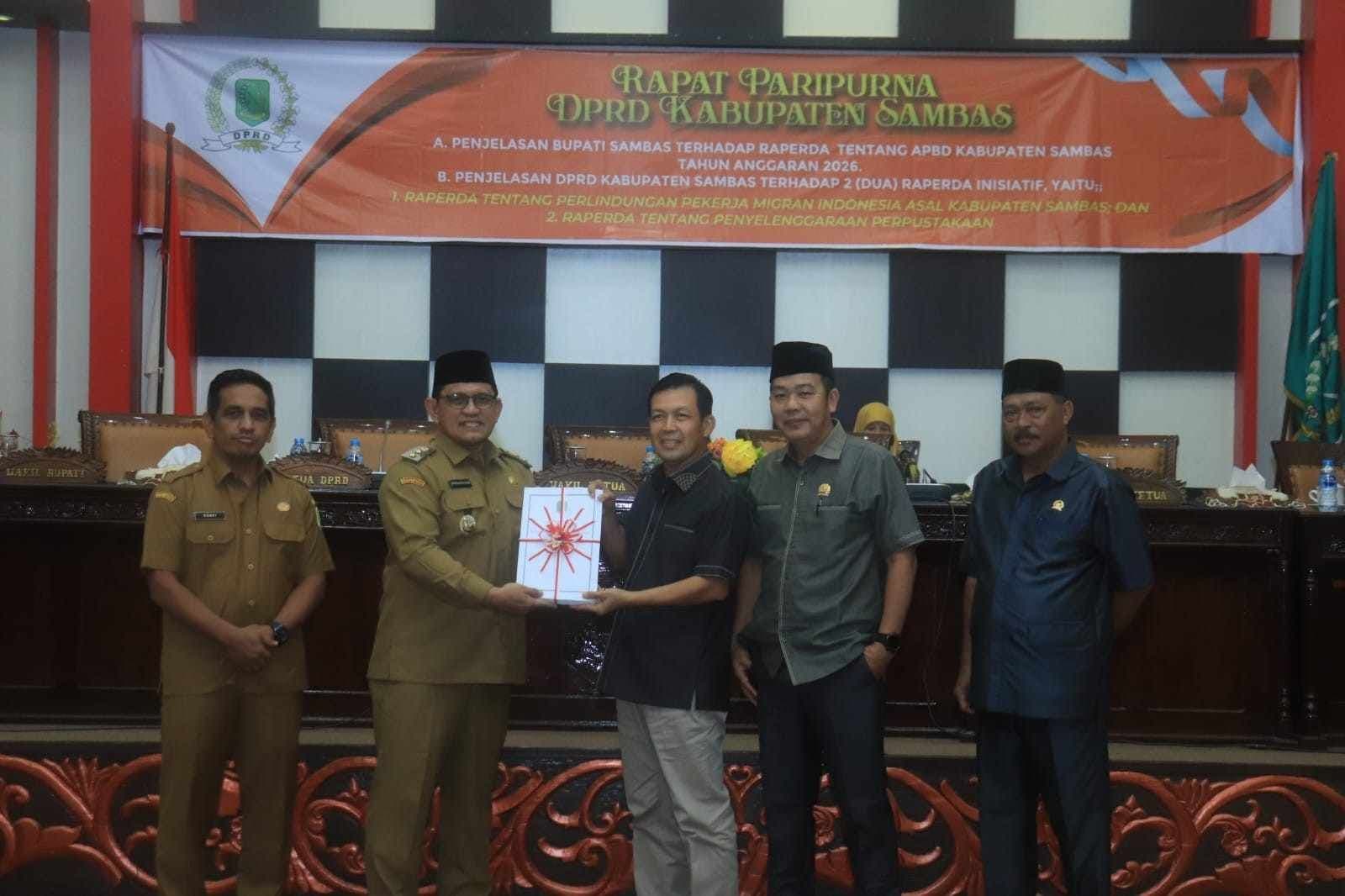 Wakil Bupati Sambas Sampaikan Penjelasan Raperda APBD TA 2026: Fokus pada Peningkatan Produktivitas dan Kesejahteraan Masyarakat